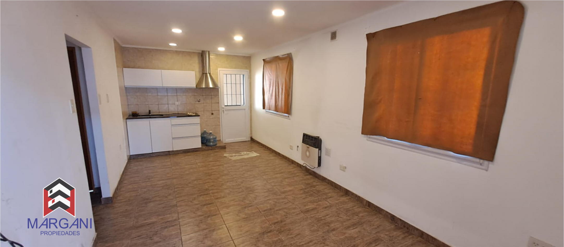 Excelente Casa 3 AMB c/ Cochera + Jardin