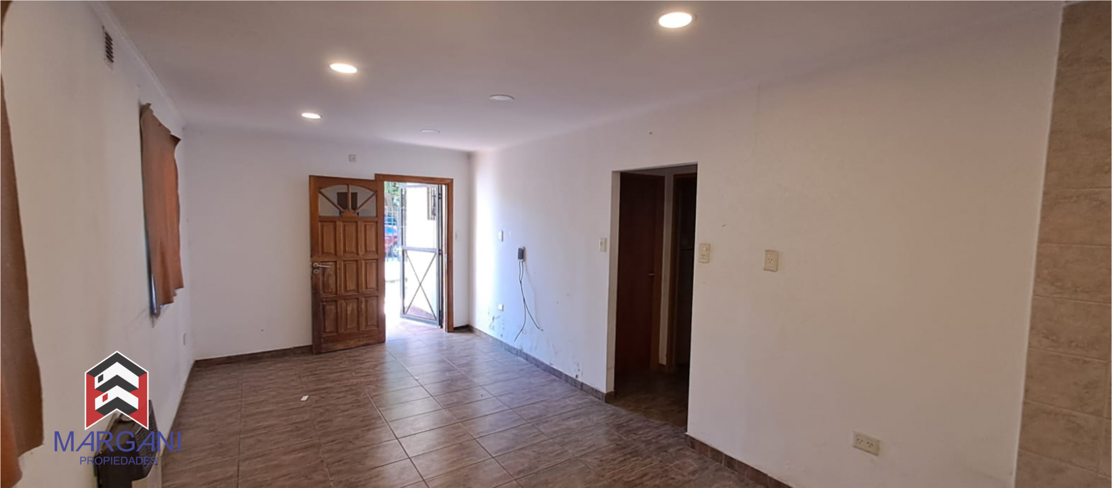 Excelente Casa 3 AMB c/ Cochera + Jardin
