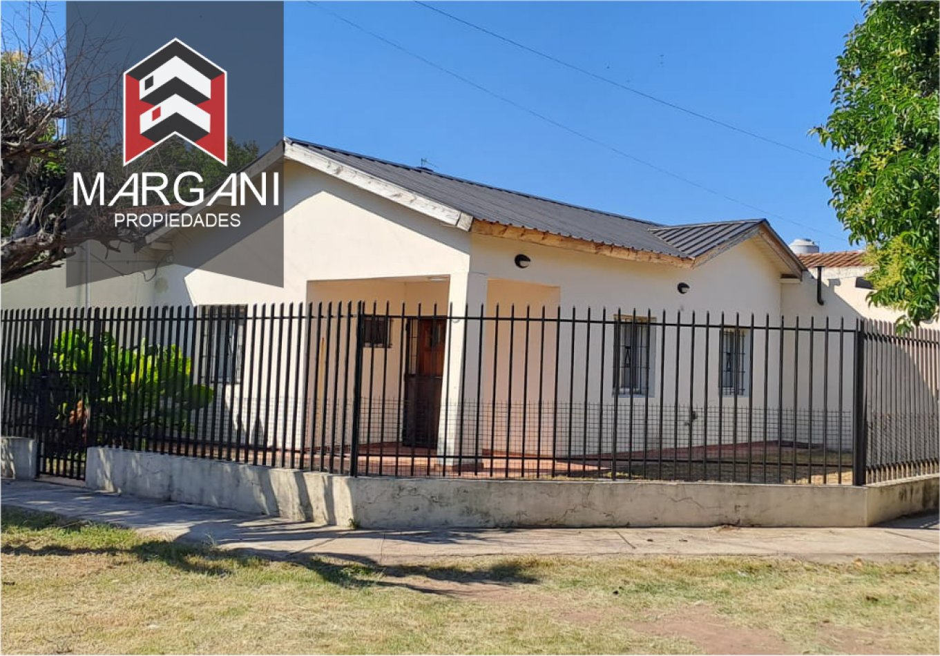 Excelente Casa 3 AMB c/ Cochera + Jardin