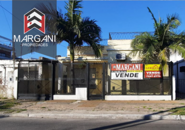 Casa 3 AMB c/ Cochera pasante - LOTE PROPIO -