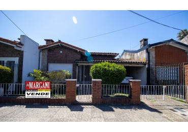 Casa 3 AMB c/ Cochera S/ Lote 420m2